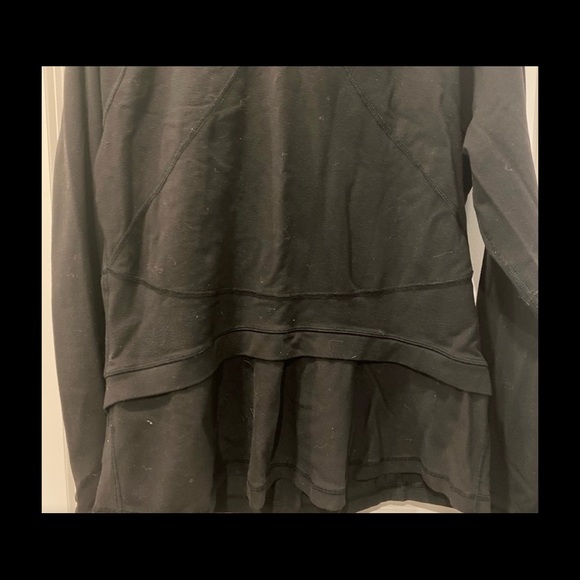 Woman’s Lululemon jacket size 12 black - Picture 5 of 5